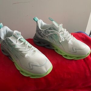 Stylish White and Green Women's Athletic Shoes